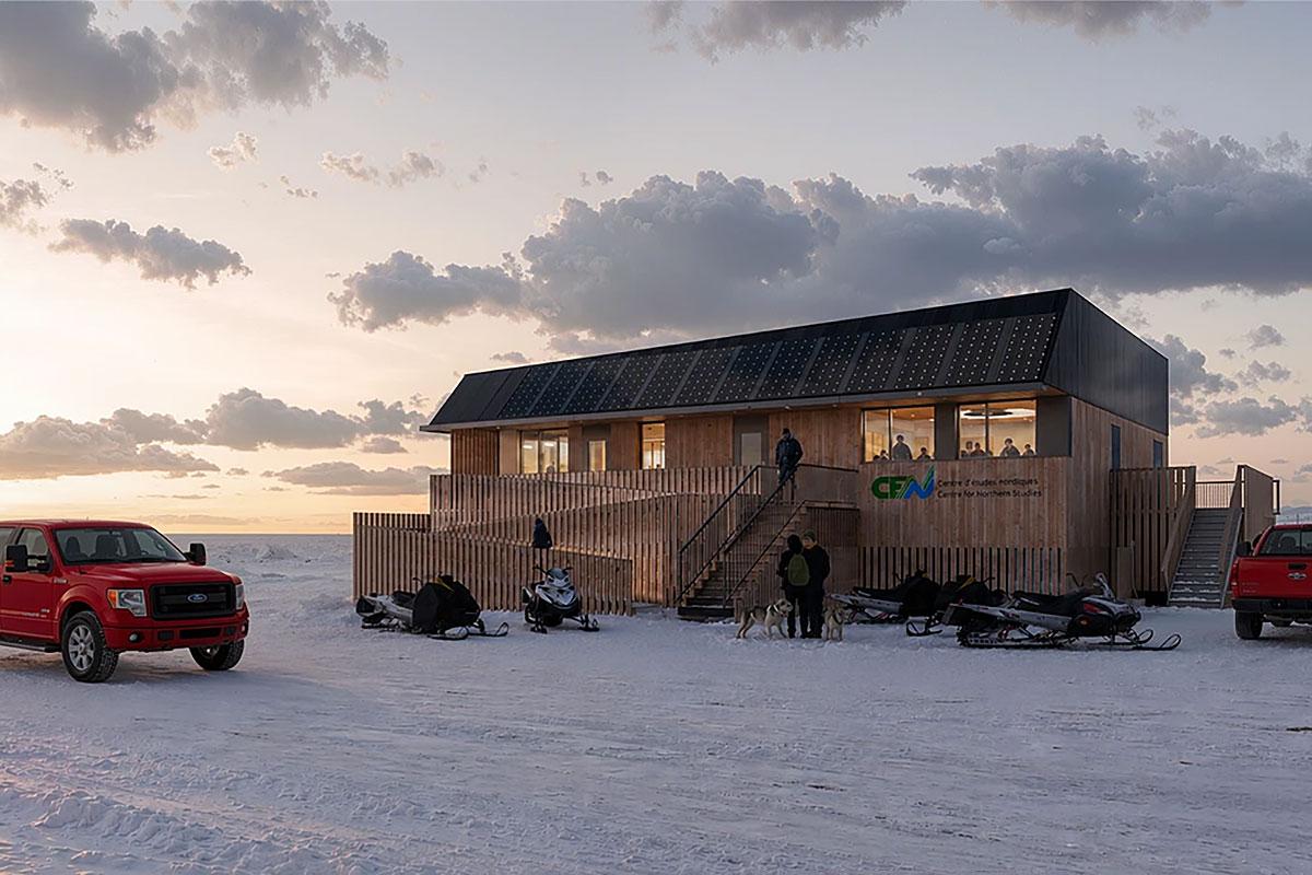 Construction d'une station de recherche nordique au Nunavik. Crédit : STGM Architecture