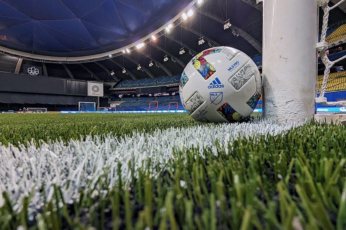 Une nouvelle surface de jeu au Stade olympique. Crédit : Parc olympique