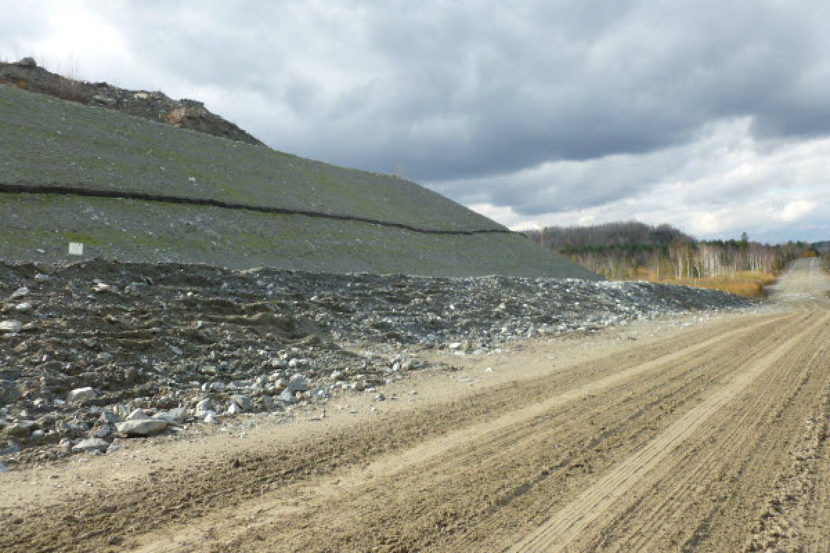 Route 112 : les résidus miniers posent un véritable défi