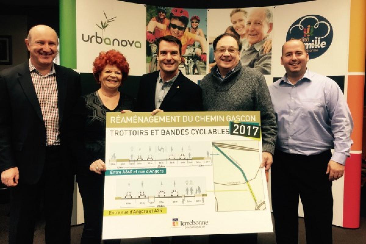Le maire de la Ville de Terrebonne, M. Stéphane Berthe, accompagné pour l’occasi