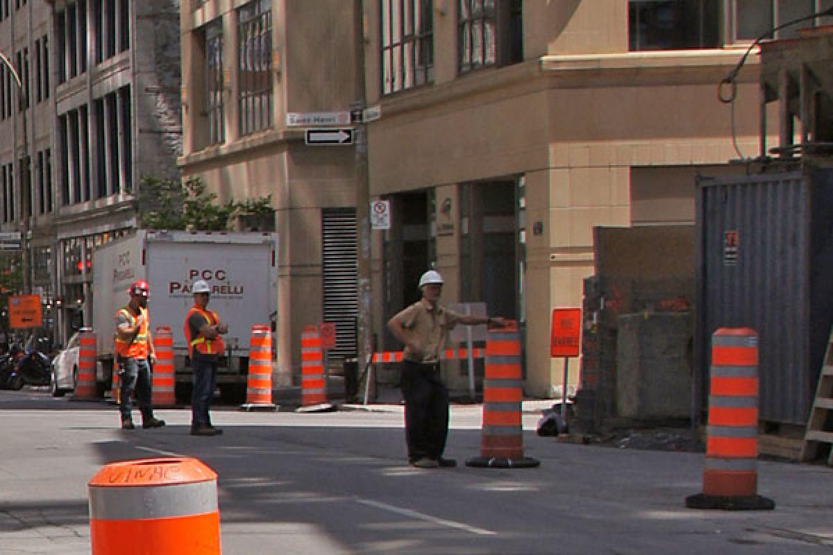 la Commission de La construction du Québec procédera au versement des chèques de