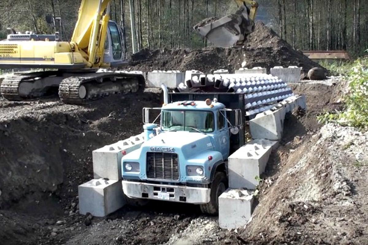 Le camion Zipper Truck permet de  construire des tunnels de près d'un kilomètre.
