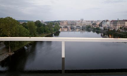 Le pont Štvanice de Prague : miser sur la sobriété. Crédit : Alex Shoots Buildings