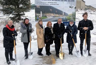 Pelletée de terre pour l’agrandissement du Centre culturel de Lévis. Crédit : Ville de Lévis
