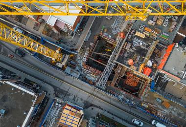 Les travaux visant la réfection majeure de l’édicule principal et l’accessibilité universelle de la station d’Iberville devraient prendre fin à l’automne 2023. Crédit : HOP media
