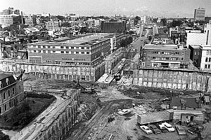 Construction de la station Berri-De Montigny sur la rue Berri, 19 août 1964