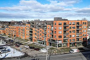 Laval : un immeuble de 101 logements abordables sur le boulevard Curé-Labelle. Crédit : Louis-Étienne Doré