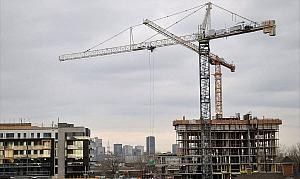 Quartier Pointe-Nord : Deux grues en action sur le chantier de L'Île-des-Sœurs