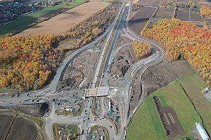 Travaux de construction de l’échangeur Saint-Saëns, à Laval. Crédit : Loiselle