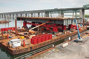 Barge-catamaran : une véritable innovation en construction… et en déconstruction. Crédit : Nouvel Horizon Saint-Laurent