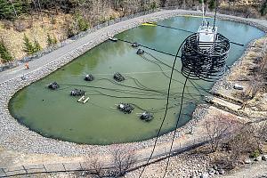 Un total de douze serpentins a été installés dans le bassin d’eaux usées de la Ville. Crédit : Daniel Lauzier