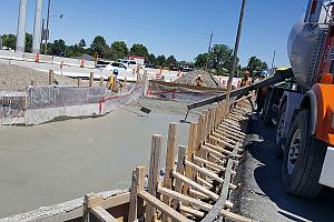 Le béton cellulaire a été utilisé lors de travaux de recouvrement d’un collecteur au pied du Pont Champlain. Photo : Béton Provincial