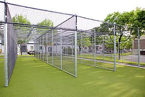 Parc-Extension : des cages d'entraînement de cricket au parc Howard