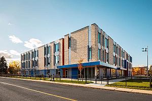 Inauguration d’une nouvelle école primaire alternative à Longueuil. Crédit : Centre de services scolaire Marie-Victorin