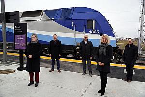 De gauche à droite : Chantal Rouleau, Ministre déléguée au Transports et ministre responsable de la Métropole et de la région de Montréal, Sylvain Yelle, directeur général d’exo, Stéphane Lauzon, député fédéral d’Argenteuil-La -Petite-Nation, Lucie Lecours, députée de Les Plaines, Patrick Charbonneau, maire suppléant de Mirabel. Crédit : exo