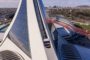 Le nouveau funiculaire de la Tour de Montréal installé avec succès. Crédit : Patrick Beaudry, SNAPePHOTO