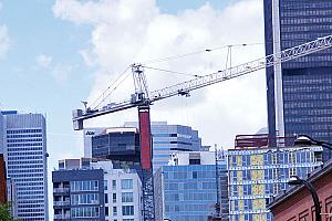 Attention : grues au travail - Photo de René-Claude Senécal