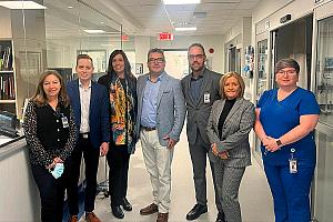 La fin des travaux d'agrandissement et de modernisation de l'urgence de l'Hôpital de La Baie ont été soulignés. Crédit : Cabinet du ministre de la Santé