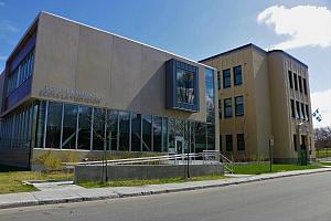 L’école primaire La Visitation, située au 10591, rue Séguin à Montréal, dans le 
