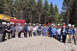 Mise en chantier de la seconde phase du projet À l'ombre du clocher. Crédit : SHQ