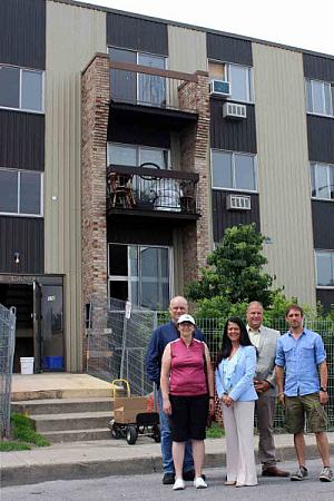 Un immeuble d'habitation rénové et transformé à La Prairie