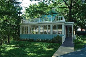 Sherbrooke : inauguration de la maison bleue du domaine Howard