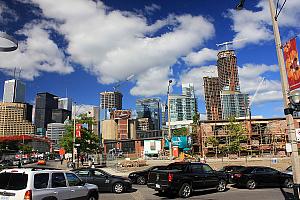 La construction : un service jugé essentiel en Ontario - Crédit : Yinan Chen