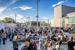 La place Karl-Tremblay officiellement inaugurée à L’Assomption. Crédit : Caroline Babin Photographe