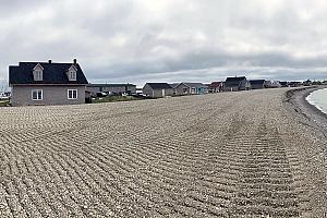 Îles-de-la-Madeleine : les travaux de recharge de plage à La Grave sont terminés. Crédit : Municipalité des Îles-de-la-Madeleine