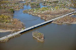 Le pont Gédéon-Ouimet situé entre la rive-nord et Laval dans l’axe de l’A-15, sera complètement reconstruit en 2024. Crédit : MTQ