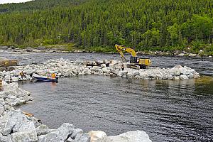 Construction d’un pont sur la rivière Romaine - Crédit :  Hydro-Québec 
