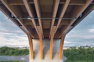 Le pont à deux voies fait 160 mètres de longueur sur 9,25 mètres de largeur