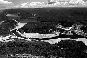 Le barrage Manic-3 – Photo : d’Hydro-Québec