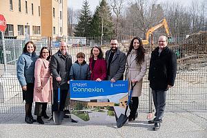 Première pelletée de terre pour le projet Connexion au Salésien. Crédit : Fondation du Salésien