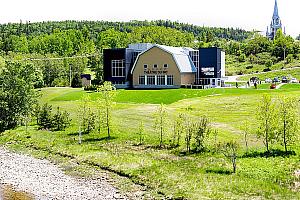 Rimouski souligne la fin des travaux de rénovation au Théâtre du Bic. Crédit : Ville de Rimouski / Yvan Couillard