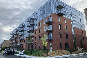 Mission Unitaînés : un premier immeuble inauguré et 600 nouveaux logements annoncés. Crédit : SHQ