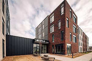 UTILE Rimouski : 155 logements étudiants livrés en 10 mois grâce à la construction modulaire. Crédit : UTILE
