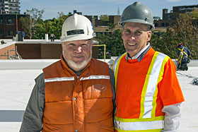 Claude Frégeau, responsable de la firme Claude Frégeau Architecte, et Guy Diamond, président de Protan Toitures. Photo de René-Claude Senécal